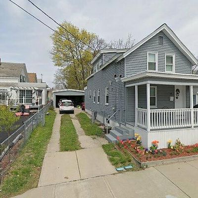 112 Bowden St, Lowell, MA 01852