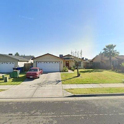 1124 Carmen Ave, Madera, CA 93638