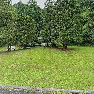 113 Thoreau Dr, Shelton, CT 06484