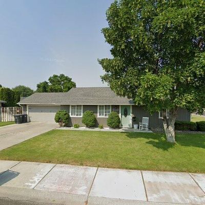 1132 S Bobbi Dr, Moses Lake, WA 98837