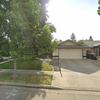 1136 N Atwood St, Visalia, CA 93291