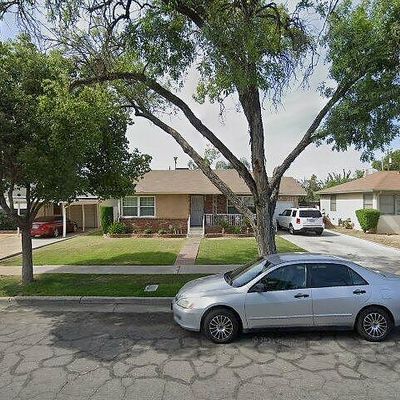 1142 W Saginaw Way, Fresno, CA 93705