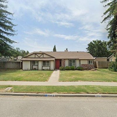 1143 N Laspina St, Tulare, CA 93274