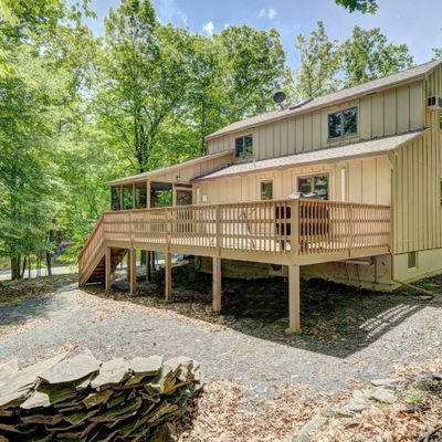 101 Overlook Court, Lackawaxen, PA 18436