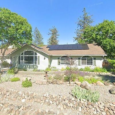 1018 Chevney Way, Shady Cove, OR 97539