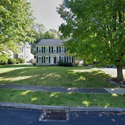 102 Runnymede Dr, Lansdale, PA 19446