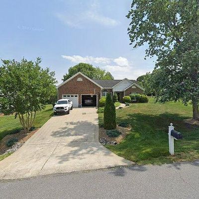 1024 35 Th Avenue Ln Ne, Hickory, NC 28601