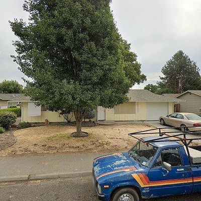 1037 Sw Bade Ave, College Place, WA 99324