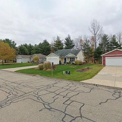 10447 Compton Dr, South Haven, MI 49090