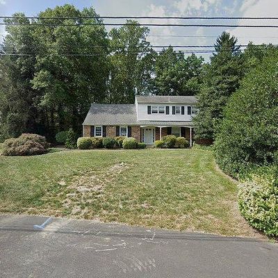 105 Waterford Cir, Wallingford, PA 19086