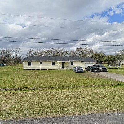 1050 Sherwood Dr, Breaux Bridge, LA 70517