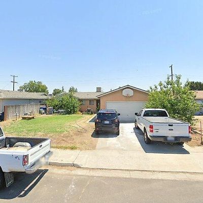 1055 Oxford Ave, Clovis, CA 93612