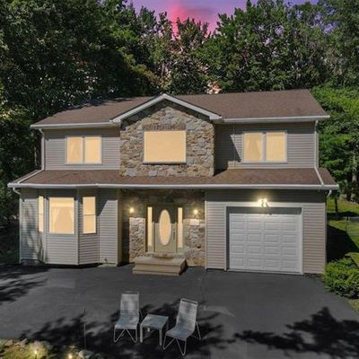 122 Tamarack Trl, Pocono Summit, PA 18346