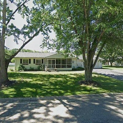 1229 Meadow Ln, Chelsea, MI 48118