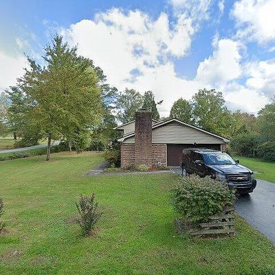 123 N Greenwood Forest Dr, Etowah, NC 28729