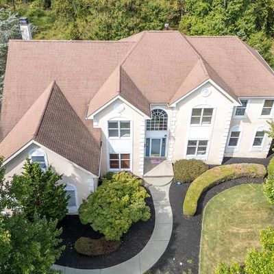 1255 Bridle Estates Dr, Yardley, PA 19067