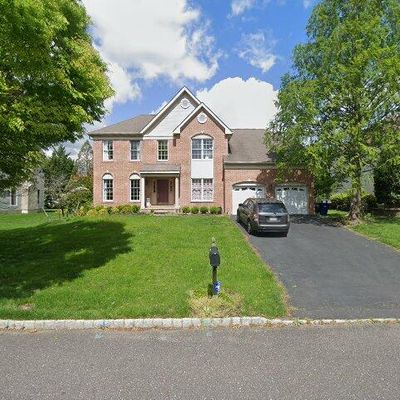 13 Dogwood Rd, Moorestown, NJ 08057