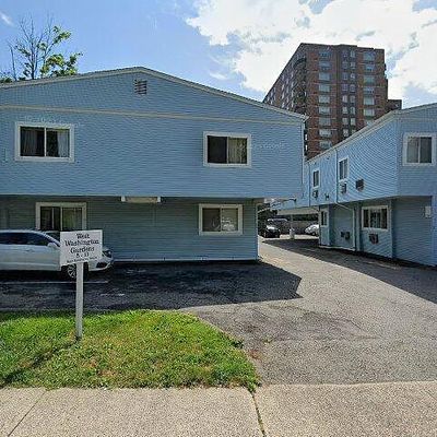 13 W Washington Ave #15, Stamford, CT 06902