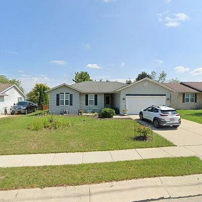 1182 Center St, Hartford, WI 53027