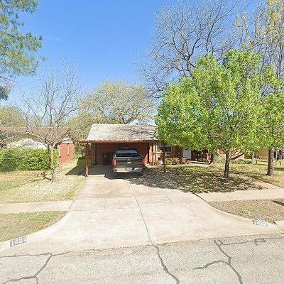 1422 Phillips St, Cleburne, TX 76033