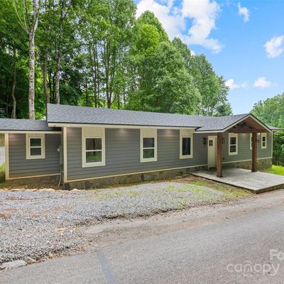 15 Dutch Apple Ln, Waynesville, NC 28786