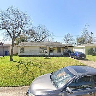 1513 Wayside Dr, Texas City, TX 77590