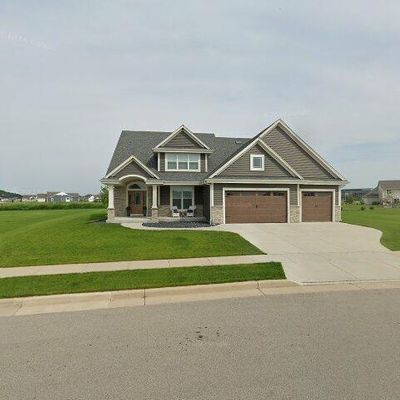 1522 Prairie Creek Blvd, Oconomowoc, WI 53066