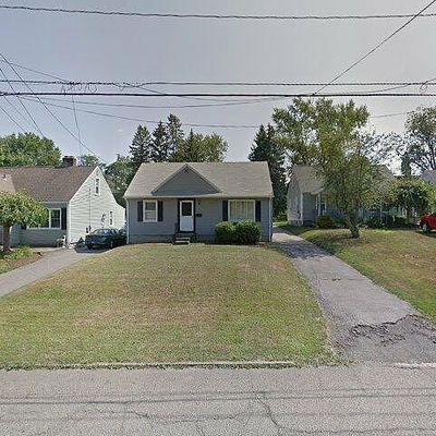 135 Clingan St, Hubbard, OH 44425