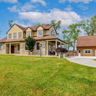 135 Swinehart Rd, Coatesville, PA 19320