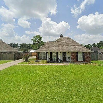 13596 Prairie Ln, Walker, LA 70785