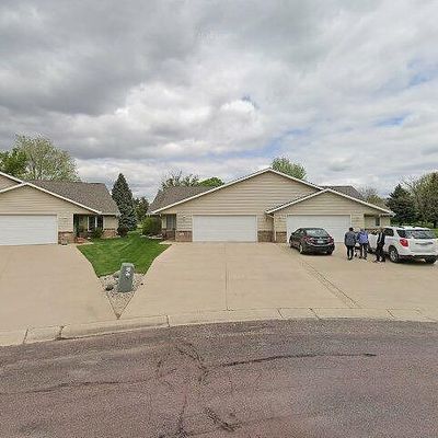 136 Shamrock Dr, Mankato, MN 56001