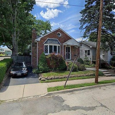 138 Fairview Ave, Bergenfield, NJ 07621