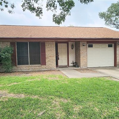 1401 Plantation Rd, Victoria, TX 77904