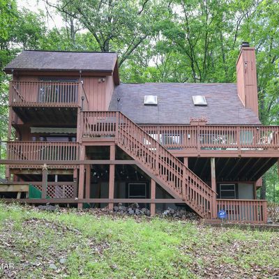 165 Bellingham Dr, Bushkill, PA 18324