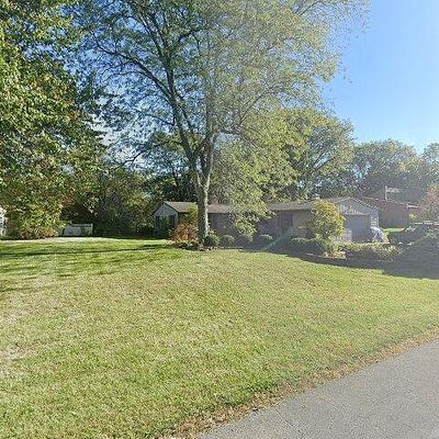 1659 Springhill Dr, Lima, OH 45805