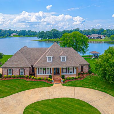 168 Lake Hill Dr, Flora, MS 39071