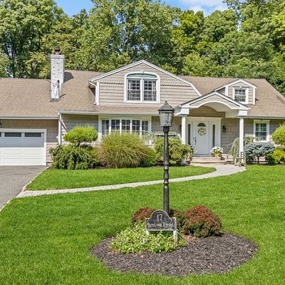 17 Brookside Ter, Caldwell, NJ 07006