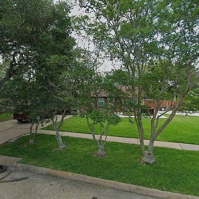 1700 Aspen Ln, Seabrook, TX 77586