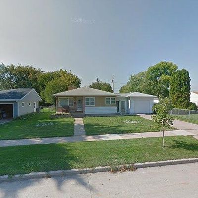 1721 Oak St, Oshkosh, WI 54901