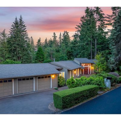 18034 Skyland Cir, Lake Oswego, OR 97034