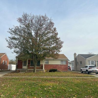 15733 Cameron St, Southgate, MI 48195