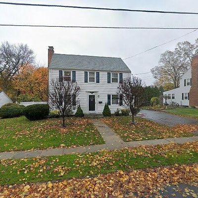 16 Sachem St, Milford, CT 06461