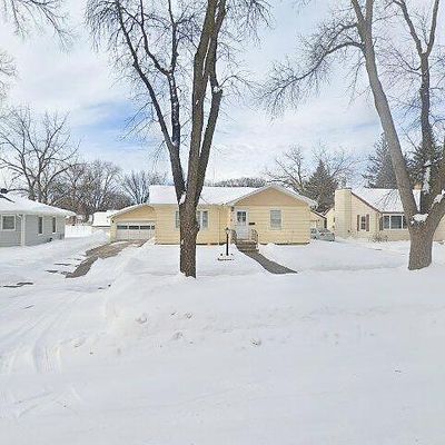 1611 6 Th St S, Moorhead, MN 56560