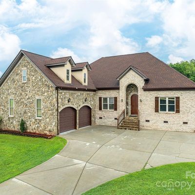 1974 Glen Manor Ct, Lincolnton, NC 28092