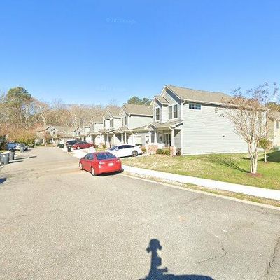 200 Seasons Cir #302, Suffolk, VA 23434