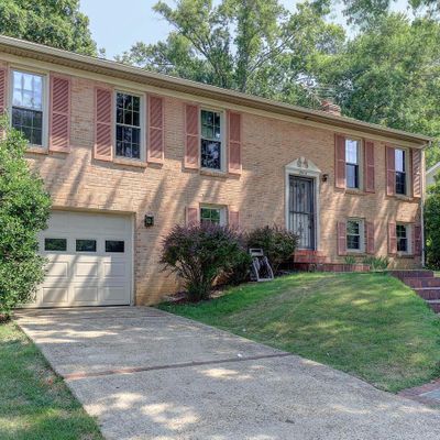 2004 Hoover Ln, Alexandria, VA 22308