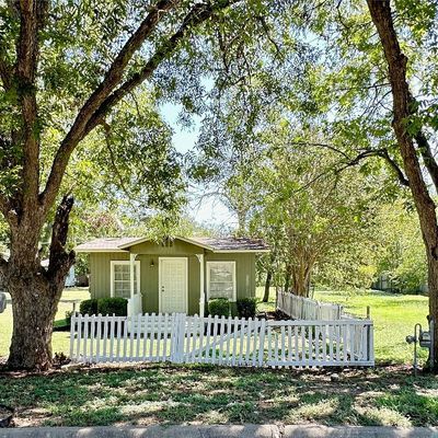 2021 Pecan St, Bastrop, TX 78602