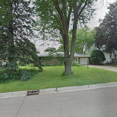 2059 Hand Ave, Saint Paul, MN 55113