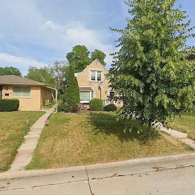 2068 S 106 Th St, Milwaukee, WI 53227