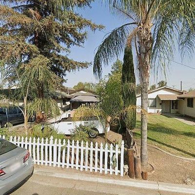 210 E Paradise Ave, Visalia, CA 93277